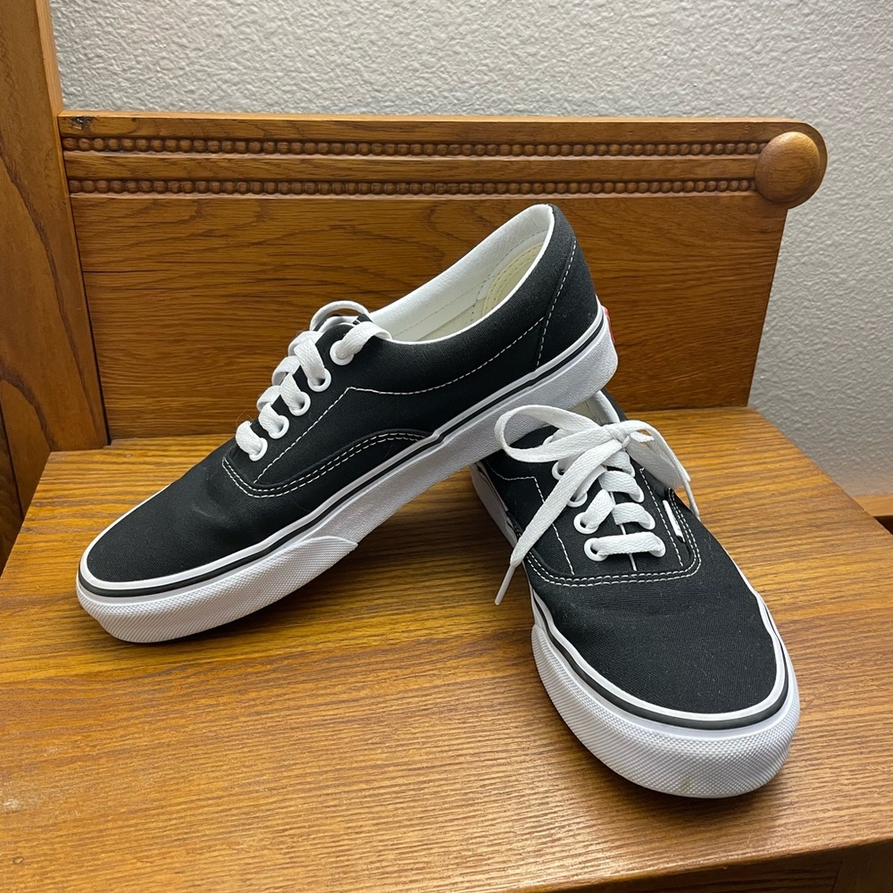 Vans Era Core Classic, W size 8 or M size 6